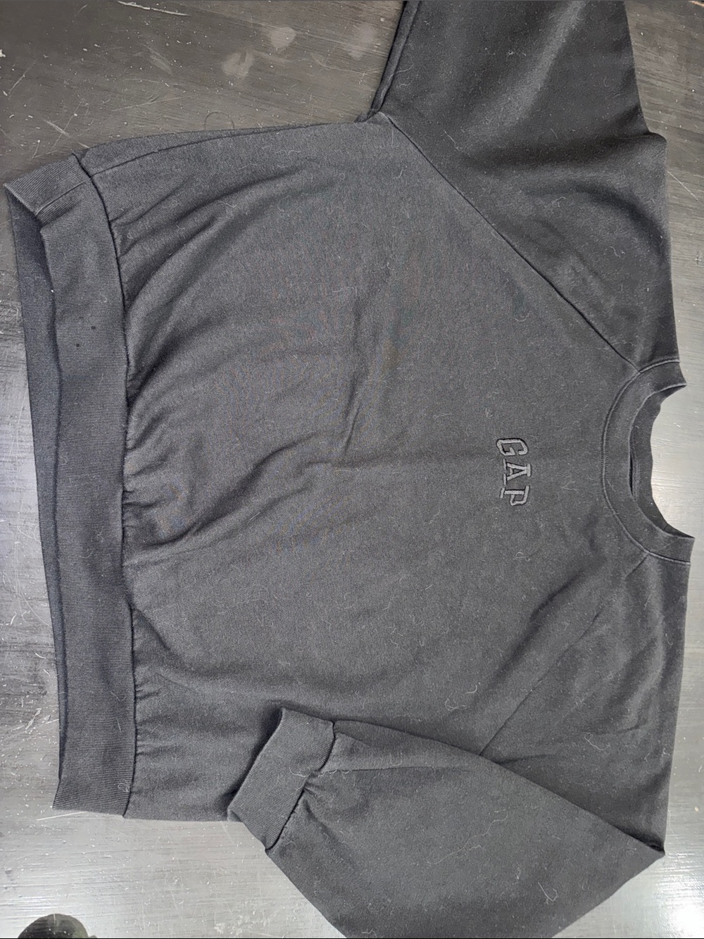 GAP raglan sleeve black logo sweatshirt. size XL. like new.
